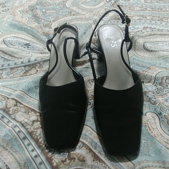 Ladies 9 2 5 black heels - Picture 2 of 5